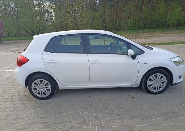 Toyota Auris cena 20000 przebieg: 115200, rok produkcji 2008 z Wolbórz małe 92